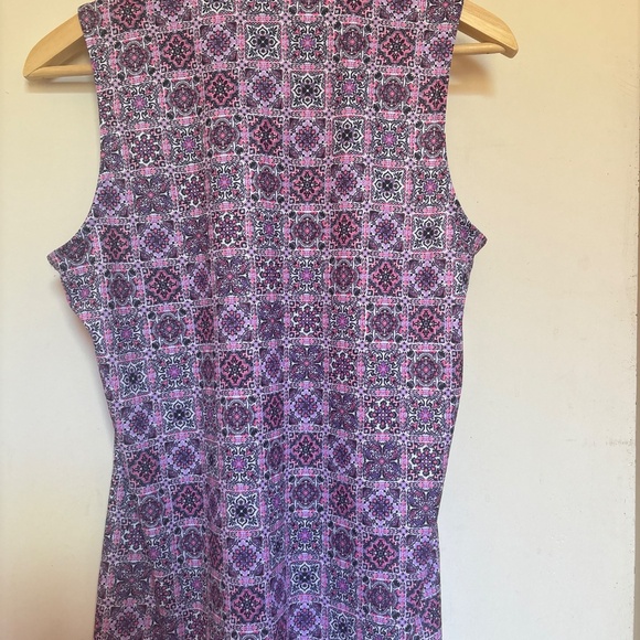 Greg Norman Women’s Sleeveless Golf Top - Picture 2 of 2